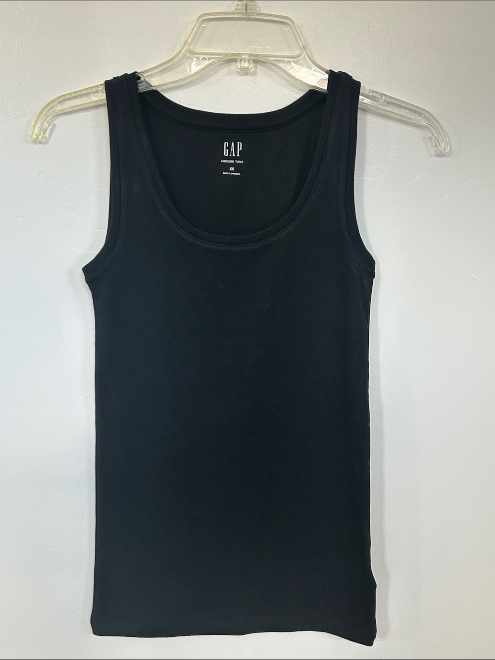 GAP Black Sleeveless Crewneck Tank